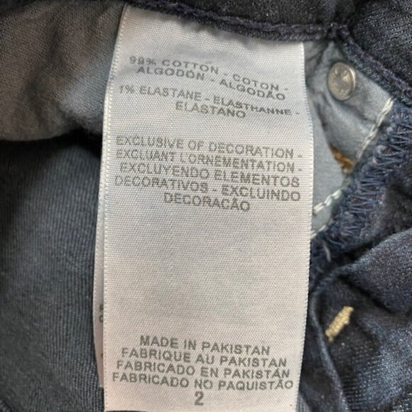 DENIZEN by Levis * BASIC Darker BLUE cuffed CAPRIS * STRETCH Cropped JEANS * 2 - Picture 6 of 7